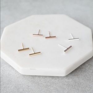 Tiny Bar Minimalist Earring